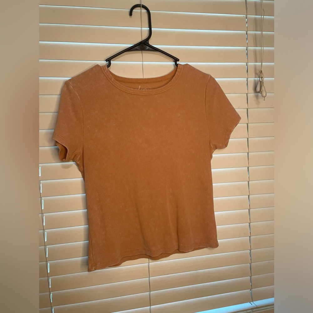 Tan tee - Picture 2 of 5